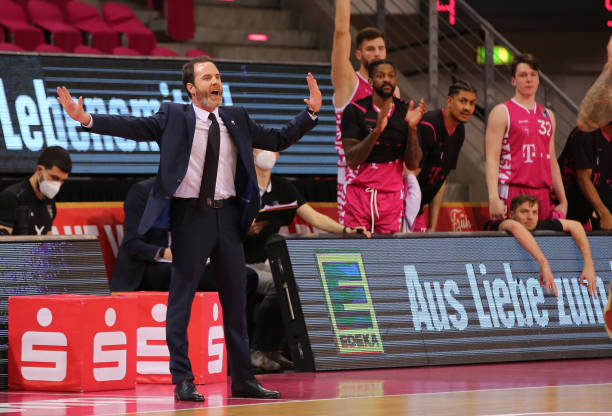 墙的后腰因 墙的后腰因