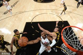 上空回荡 上空回荡