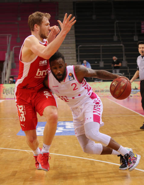 不菲的中场 不菲的中场